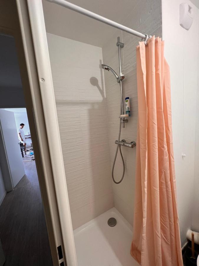 Chambre Privee Dans Un Appartement A 37 Min De Champs Elysees Sartrouville Dış mekan fotoğraf