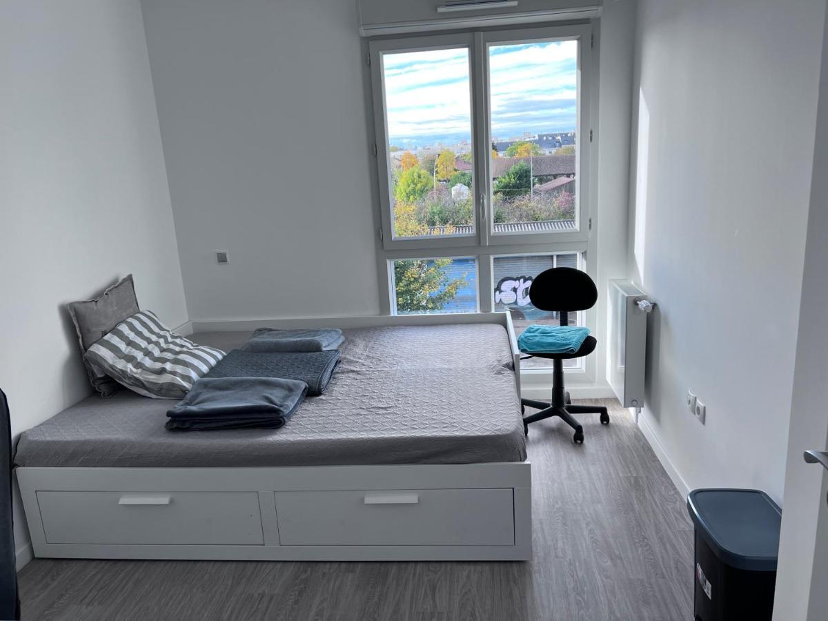 Chambre Privee Dans Un Appartement A 37 Min De Champs Elysees Sartrouville Dış mekan fotoğraf