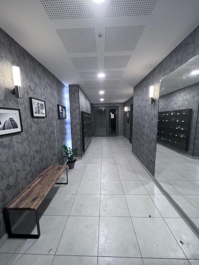 Chambre Privee Dans Un Appartement A 37 Min De Champs Elysees Sartrouville Dış mekan fotoğraf
